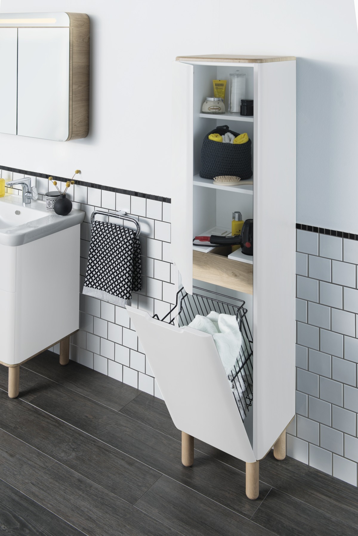 Шкаф пенал в ванную VitrA Sento (Сенто) 60842 40 см с корзиной для белья матовый белый МДФ